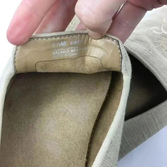 Aerosoles Flats Size 7.5 Beige Smoking Slippers - Picture 8 of 8